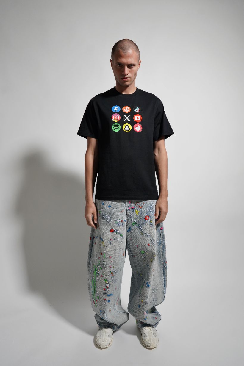 SOCIAL MEDIA TEE