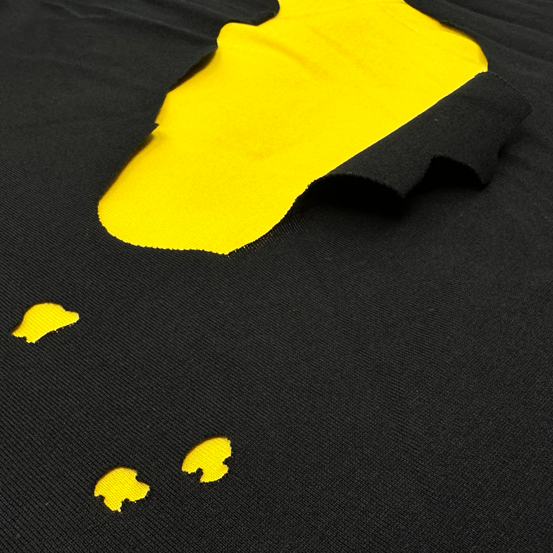 BEE 8-BIT APPLIQUÉ TEE