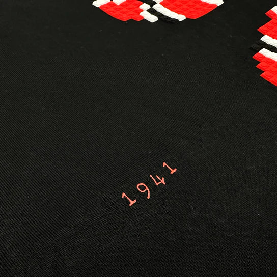 SNAKE YEARS BLACK TEE